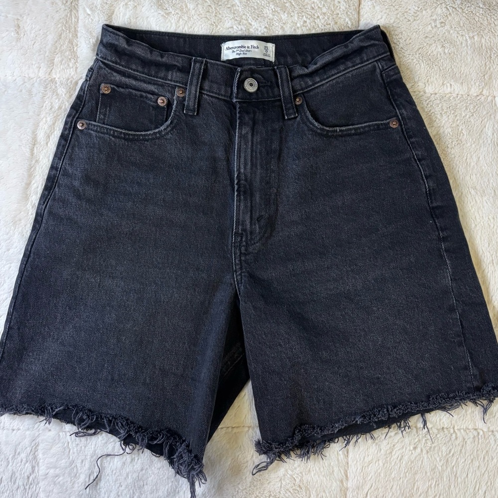 Abercrombie Curve Love High Rise 7” Dad Shorts